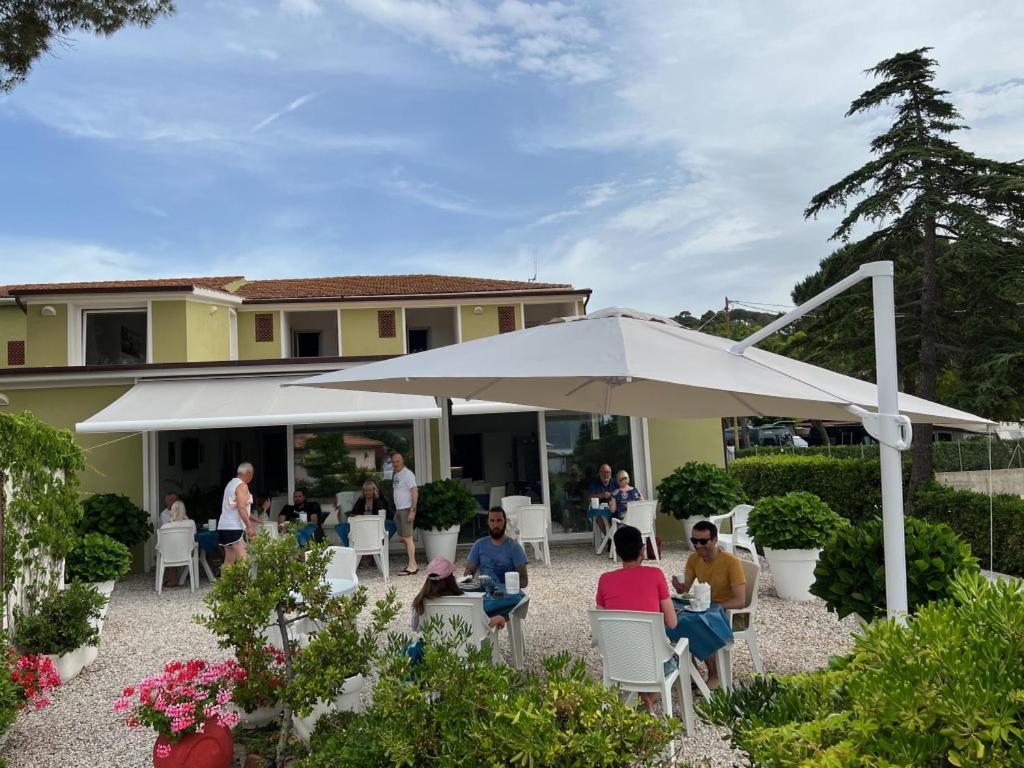 Hotel Barbarossa Porto Azzurro Zewnętrze zdjęcie